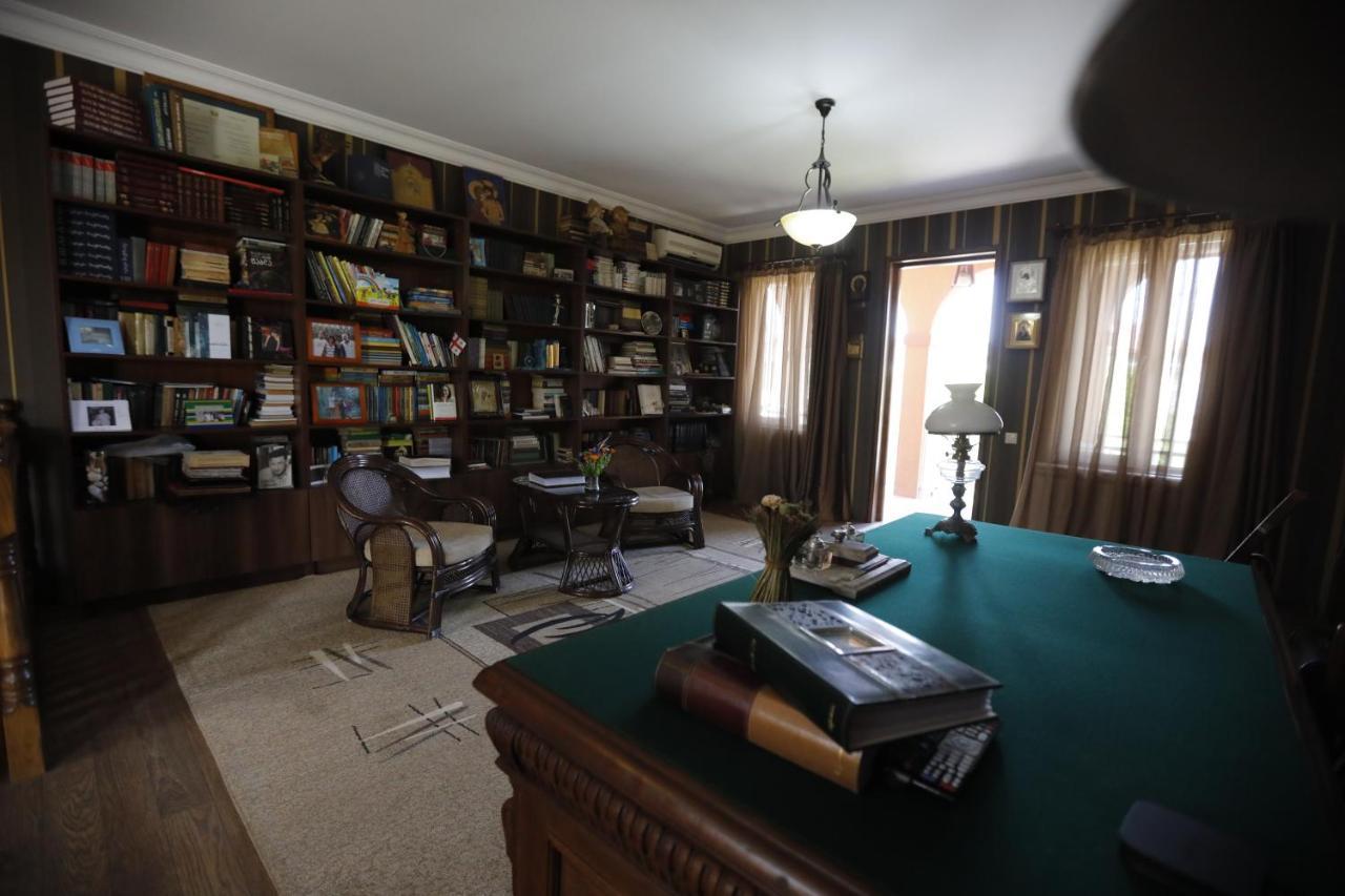 Casa De Khasia Zugdidi Dış mekan fotoğraf